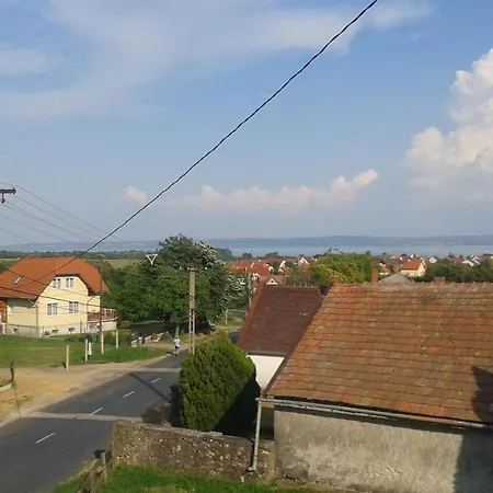Nyaraló Vil'laguna With View Of Balaton Zánka